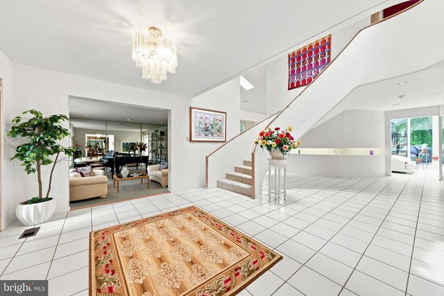 43 SOUTHWOOD DR, Cherry Hill, NJ 08003