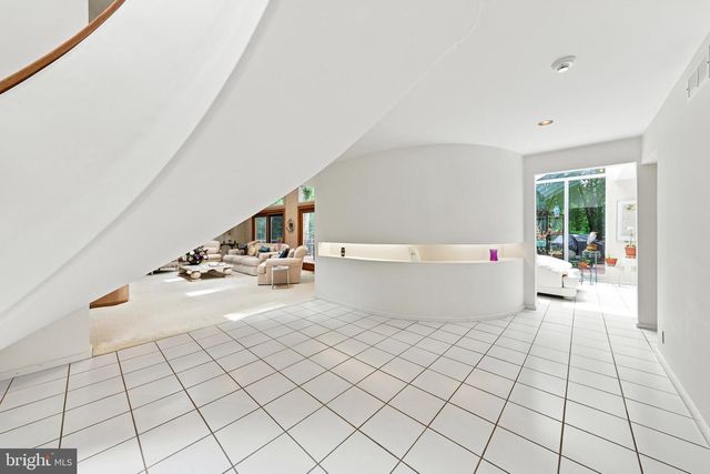 43 SOUTHWOOD DR, Cherry Hill, NJ 08003