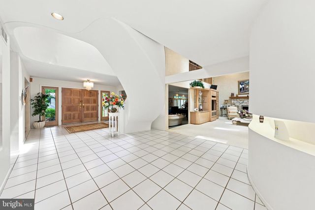 43 SOUTHWOOD DR, Cherry Hill, NJ 08003