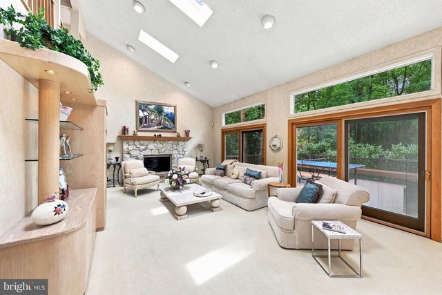 43 SOUTHWOOD DR, Cherry Hill, NJ 08003