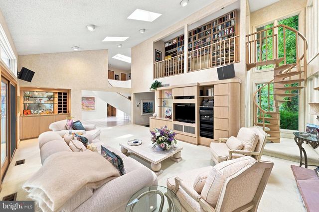 43 SOUTHWOOD DR, Cherry Hill, NJ 08003
