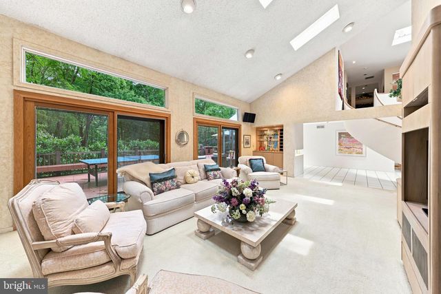 43 SOUTHWOOD DR, Cherry Hill, NJ 08003