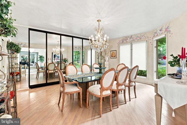 43 SOUTHWOOD DR, Cherry Hill, NJ 08003