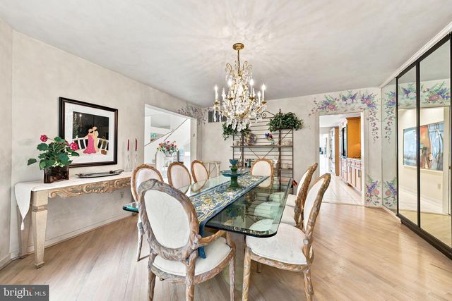 43 SOUTHWOOD DR, Cherry Hill, NJ 08003