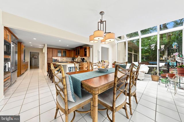 43 SOUTHWOOD DR, Cherry Hill, NJ 08003