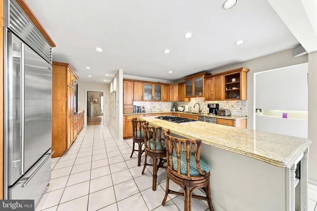 43 SOUTHWOOD DR, Cherry Hill, NJ 08003