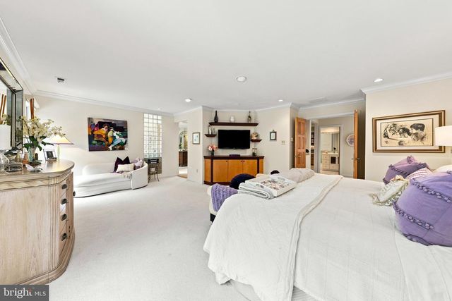 43 SOUTHWOOD DR, Cherry Hill, NJ 08003