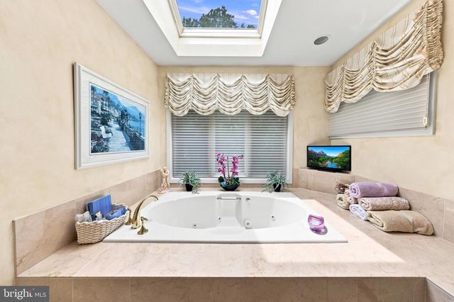43 SOUTHWOOD DR, Cherry Hill, NJ 08003