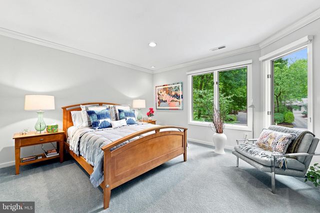 43 SOUTHWOOD DR, Cherry Hill, NJ 08003