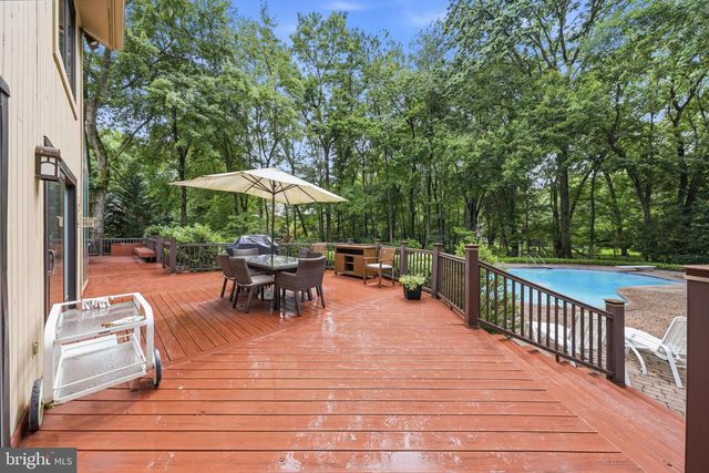 43 SOUTHWOOD DR, Cherry Hill, NJ 08003
