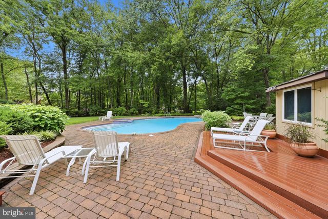 43 SOUTHWOOD DR, Cherry Hill, NJ 08003
