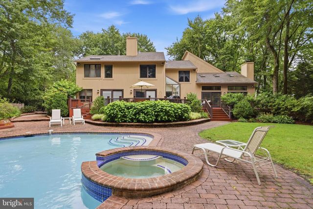 43 SOUTHWOOD DR, Cherry Hill, NJ 08003