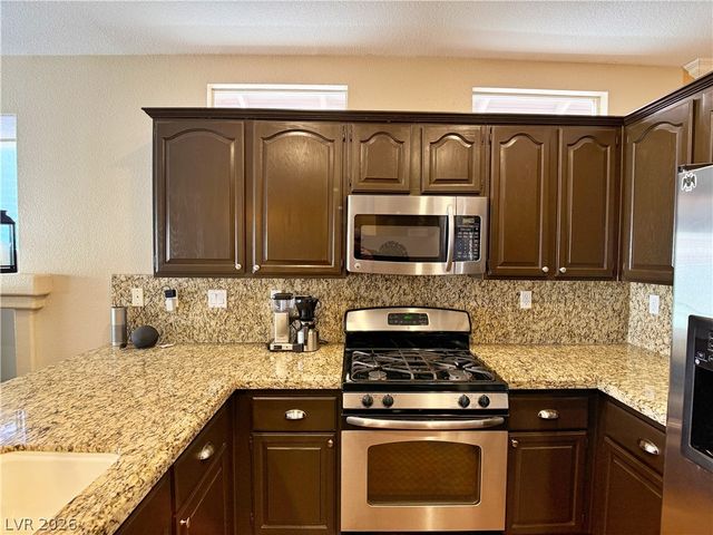 809 Royal Plum Lane, Las Vegas, NV 89144