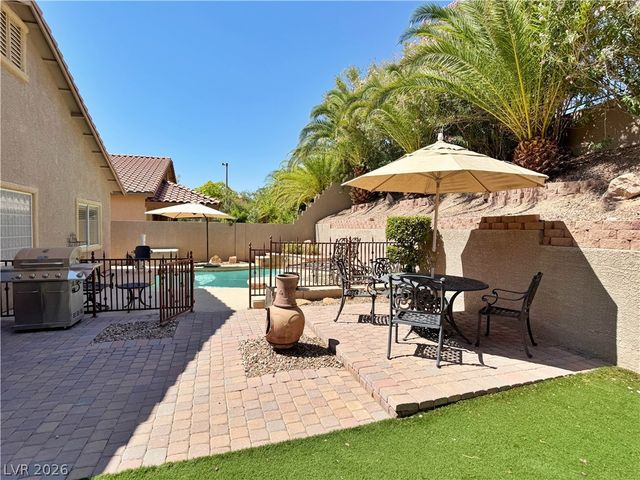 809 Royal Plum Lane, Las Vegas, NV 89144