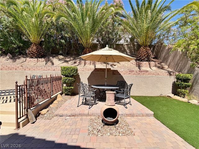 809 Royal Plum Lane, Las Vegas, NV 89144