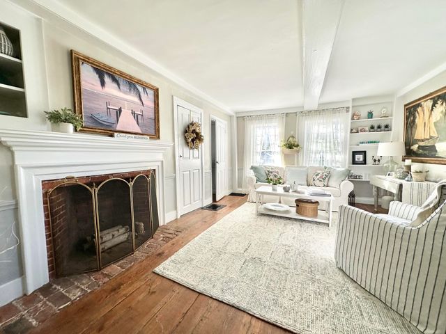 84 Main Street, Hollis, NH 03049