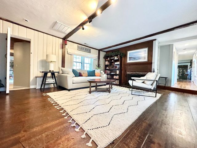 84 Main Street, Hollis, NH 03049
