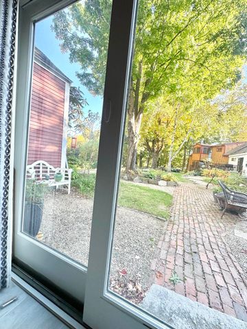 84 Main Street, Hollis, NH 03049