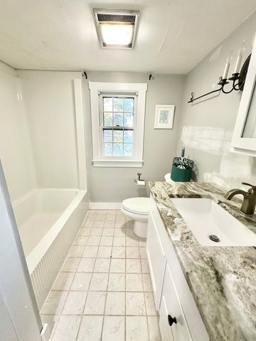 84 Main Street, Hollis, NH 03049