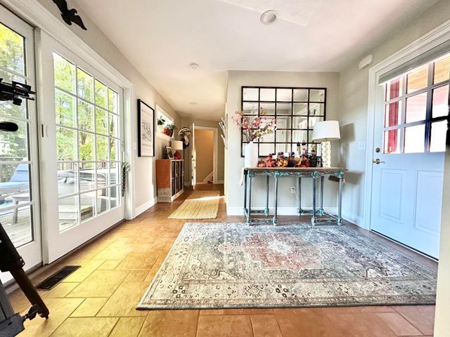 84 Main Street, Hollis, NH 03049