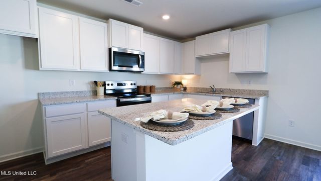 29 Sealy Drive, Byhalia, MS 38611