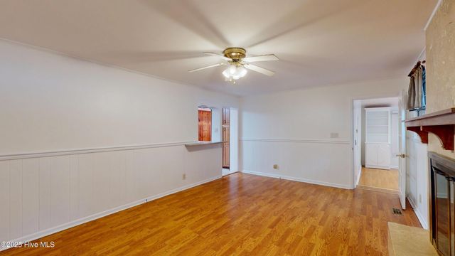 902 Sioux Drive, Jacksonville, NC 28540