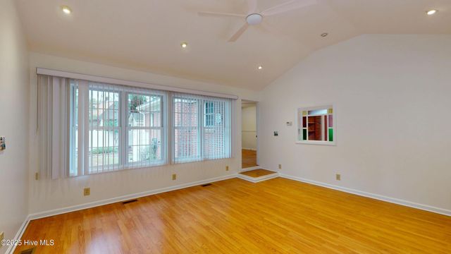 902 Sioux Drive, Jacksonville, NC 28540