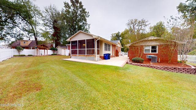 902 Sioux Drive, Jacksonville, NC 28540