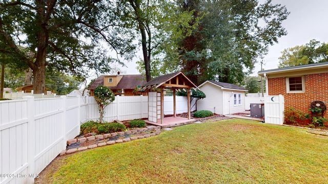 902 Sioux Drive, Jacksonville, NC 28540