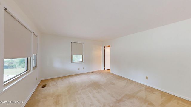 902 Sioux Drive, Jacksonville, NC 28540