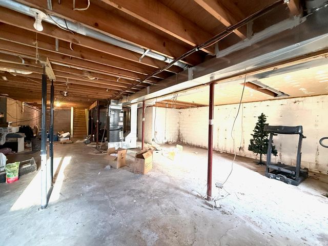 8201 Tilford Rd, Bloomington, IN 47404