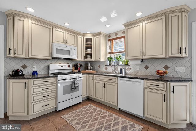 329 LYNBROOKE RD, Springfield, PA 19064