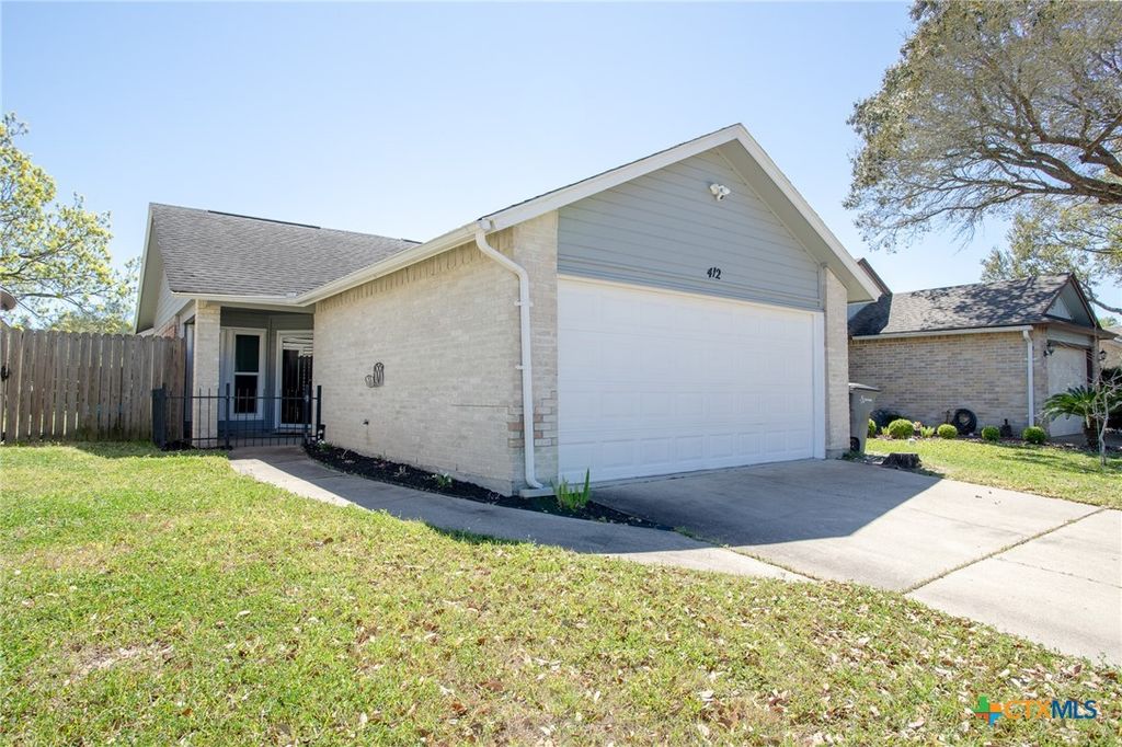 412 Waterford Drive, Victoria, TX 77901