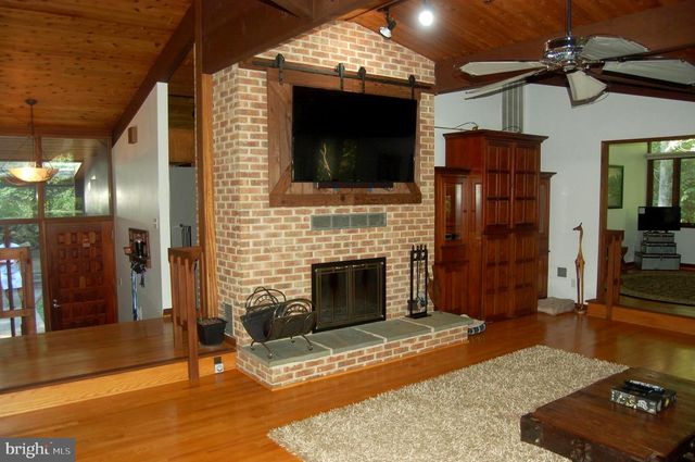 9728 SWIFT CREEK CT, Fairfax Station, VA 22039