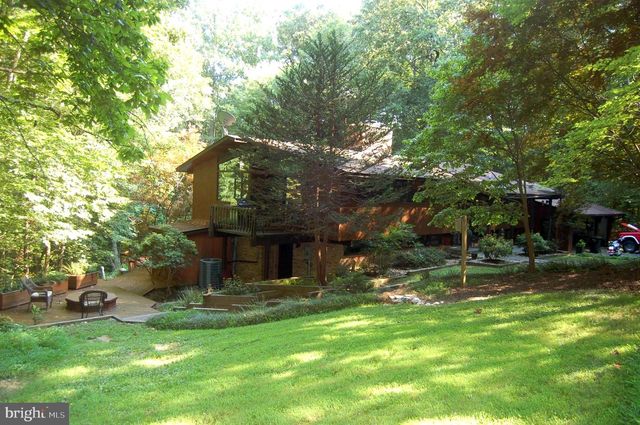 9728 SWIFT CREEK CT, Fairfax Station, VA 22039