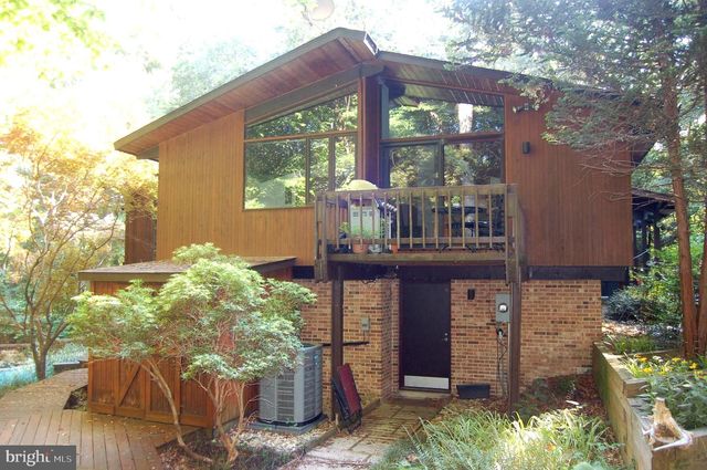 9728 SWIFT CREEK CT, Fairfax Station, VA 22039