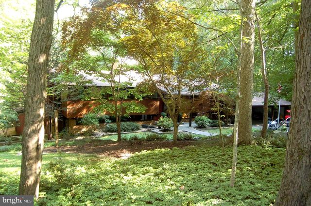9728 SWIFT CREEK CT, Fairfax Station, VA 22039