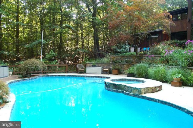 9728 SWIFT CREEK CT, Fairfax Station, VA 22039