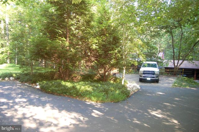 9728 SWIFT CREEK CT, Fairfax Station, VA 22039
