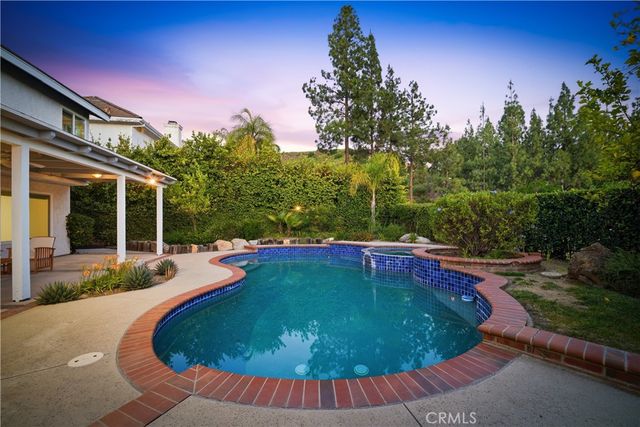 29950 Rolling Ridge Drive, Agoura Hills, CA 91301