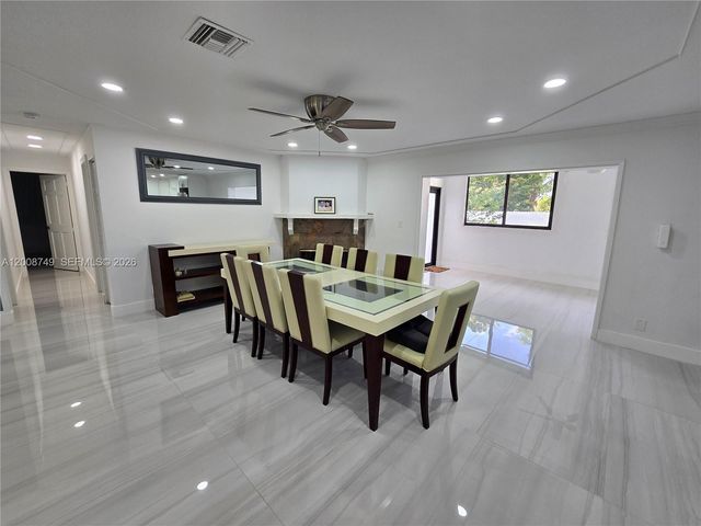 11578 NW 39th Pl, Coral Springs, FL 33065