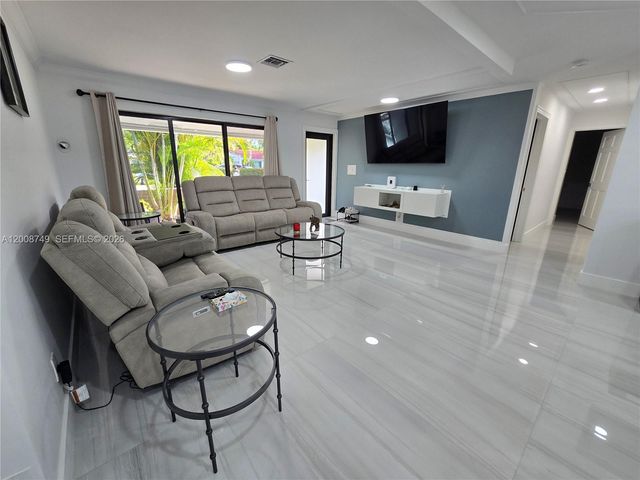 11578 NW 39th Pl, Coral Springs, FL 33065