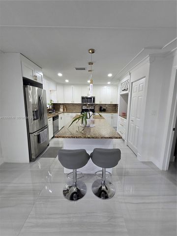11578 NW 39th Pl, Coral Springs, FL 33065