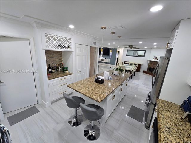 11578 NW 39th Pl, Coral Springs, FL 33065