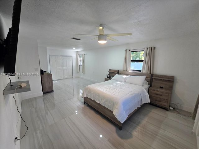 11578 NW 39th Pl, Coral Springs, FL 33065