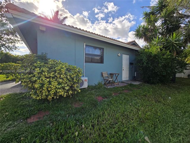 11578 NW 39th Pl, Coral Springs, FL 33065