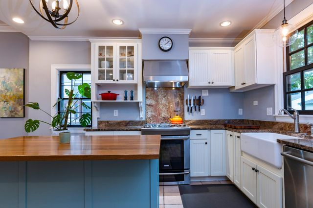 657 Lincoln Avenue, Saint Paul, MN 55105