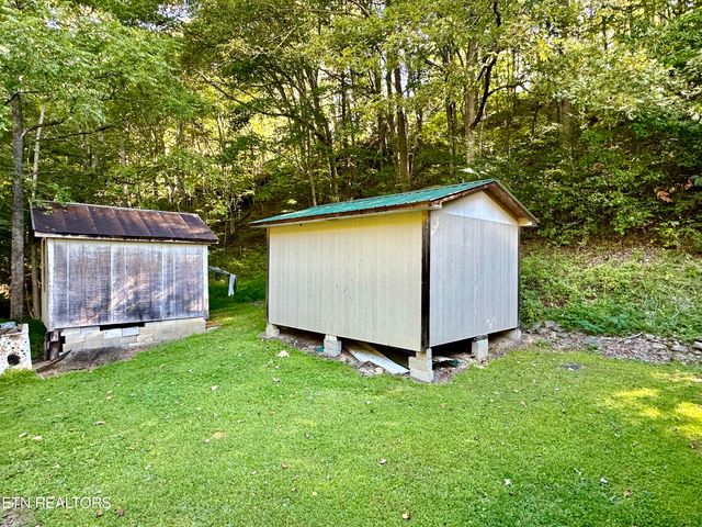 176 Pearly Ward Lane, Caryville, TN 37714