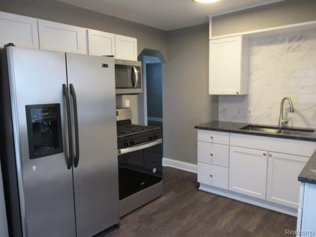 25645 Waldorf Street, Roseville, MI 48066