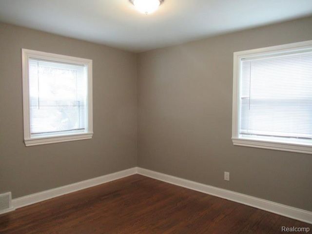 25645 Waldorf Street, Roseville, MI 48066